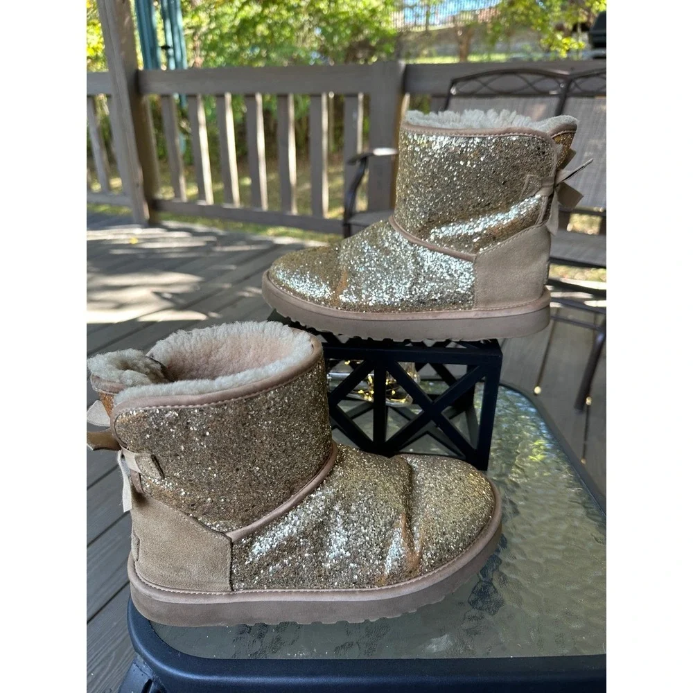 UGG Australia Glitter Mini Bailey Bow II Boots‎ Gold Shimmer Sparkle Size 7